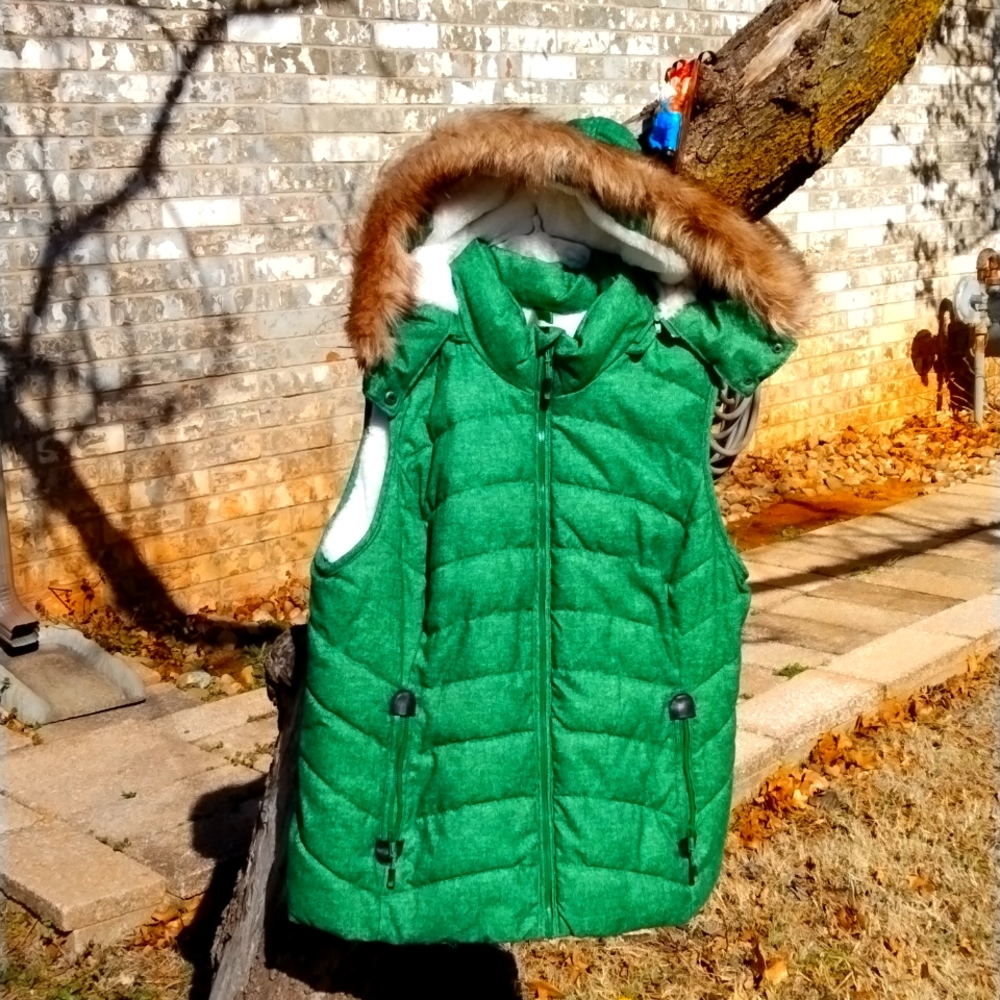 Beautiful vest jacket made by Green tea